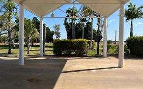 Albert Park Motor Inn - Oil Friendly Price